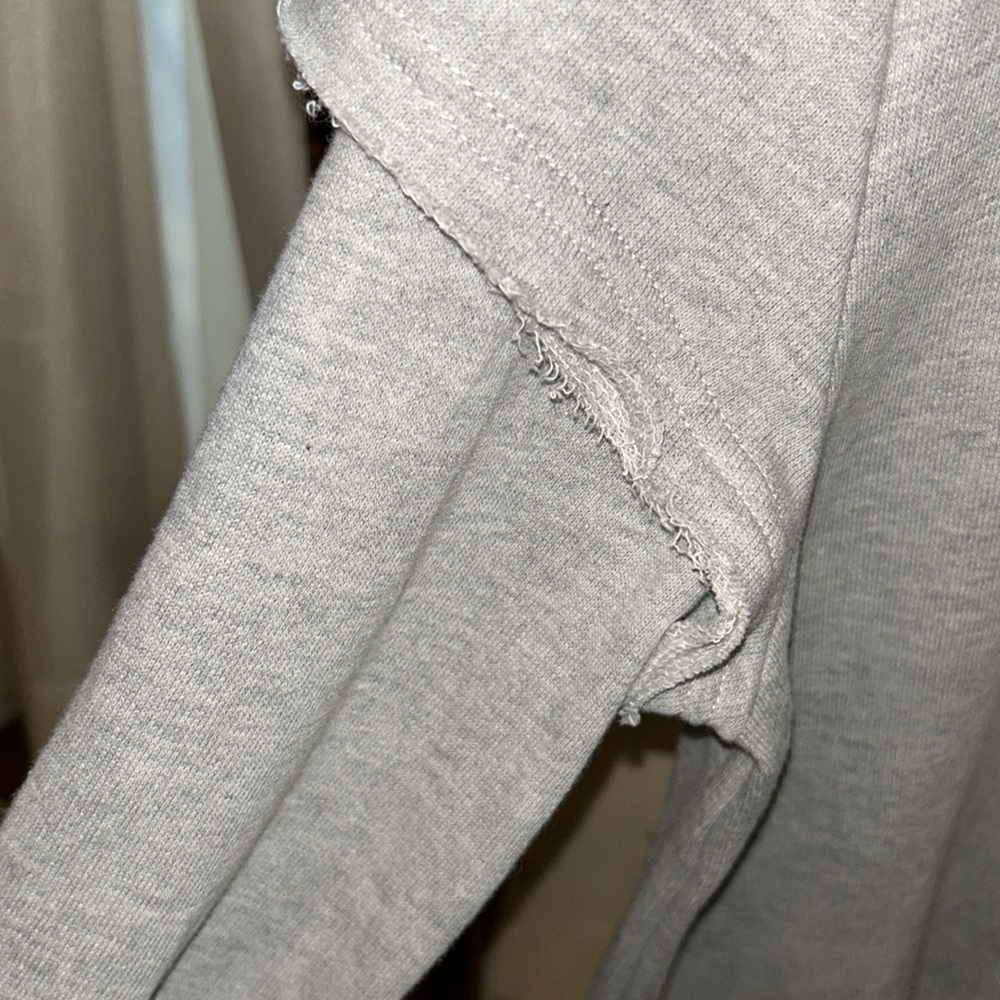 POL Heather Gray Casual Sweatshirt with 🇺🇸 American flag - Picture 4 of 6